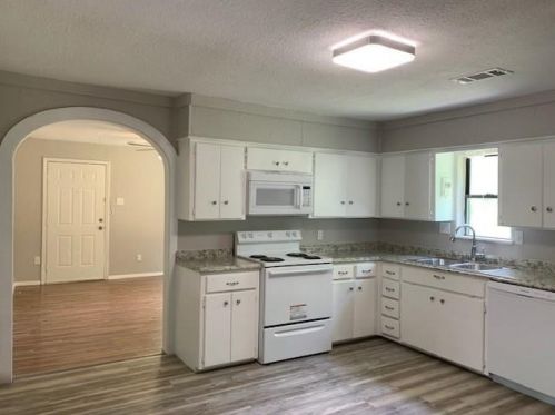 719 Chestnut St, Denison TX  75021-4717 exterior