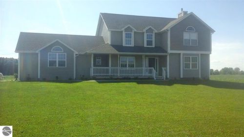 4390 Loomis Rd, Shepherd, MI 48883-8074