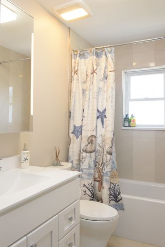 4826 Nashville Ave, Chicago IL 60656-4007 exterior