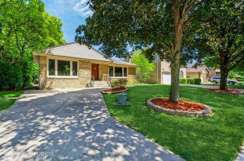 6621 Lawndale Ave, Chicago, IL 60712-3709