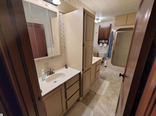 101 Orch Ave, Shepherd MI 48883-9106 exterior