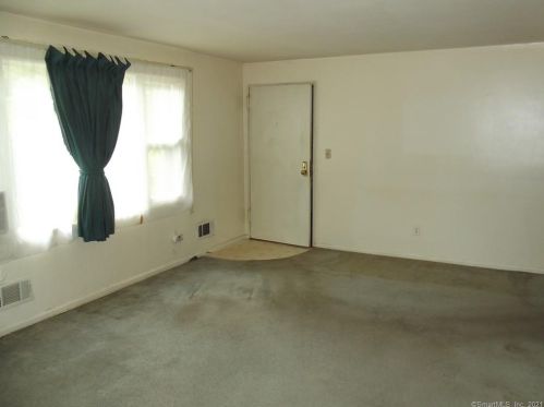 153 Chestnut St, Manchester CT  06040-5948 exterior