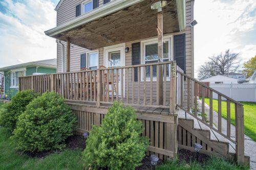 3513 31st St, Milwaukee, WI 53221-1110