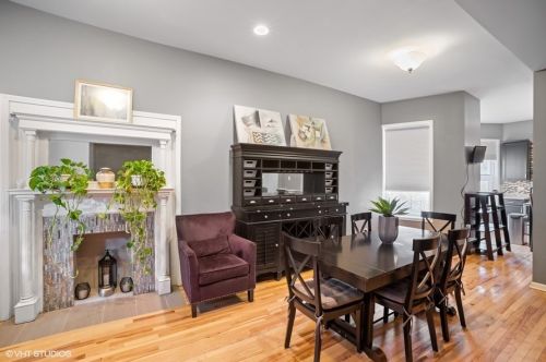 4345 Forrestville Ave, Chicago, IL 60653-3407