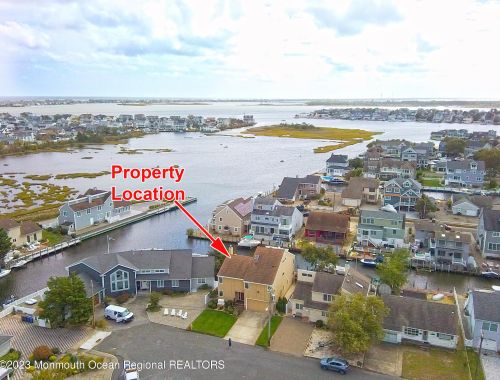 2104 Middle Ave, Point Pleasant Beach, NJ 08742-5133