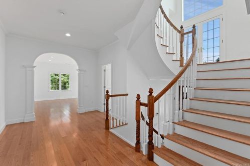 100 Whippoorwill Rd, Armonk NY  10504-1463 exterior