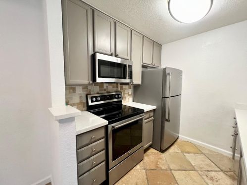 686 Teatree Ct, San Jose, CA 95128-4723