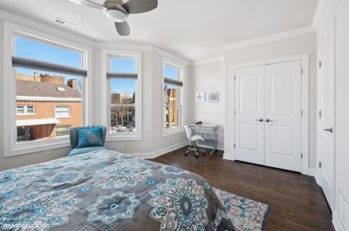 421 50 St, Chicago IL 60615-2222 exterior