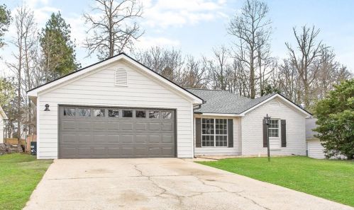 320 Emerald Green Ct, Atlanta, GA 30349-8420