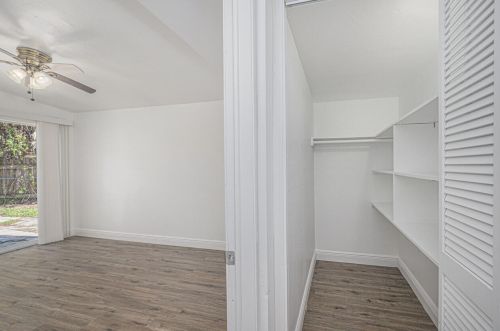 208 Southern Ave, Fort Pierce FL  34950-5433 exterior