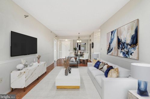 24 Courthouse Sq, Rockville MD 20850-2340 exterior