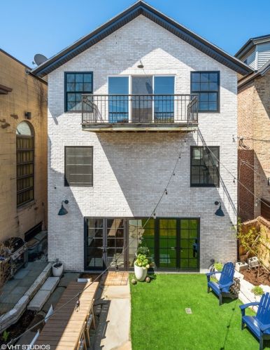 1733 Hoyne Ave, Chicago IL 60647-5541 exterior