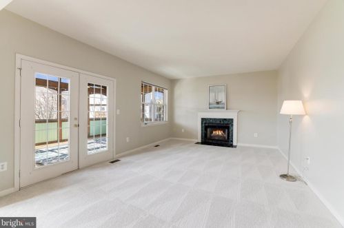 43195 Parkers Rdg Dr, Leesburg VA 20176-5132 exterior