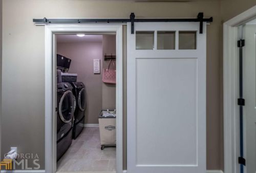 7690 Glisten Ave, Atlanta GA 30328-2498 exterior