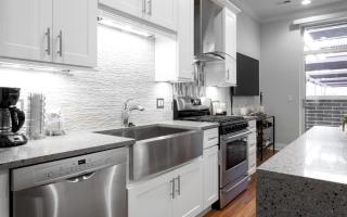 1249 Madison St, Chicago IL  60607-1907 exterior