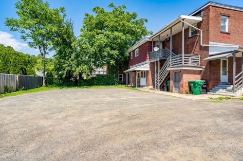 340 Montcalm St, Chicopee MA 01020-2330 exterior