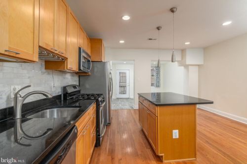 1706 Virginia Ave, Washington, DC 20002-2336