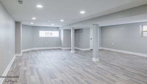 5505 Parkside Ave, Chicago IL  60638-2814 exterior