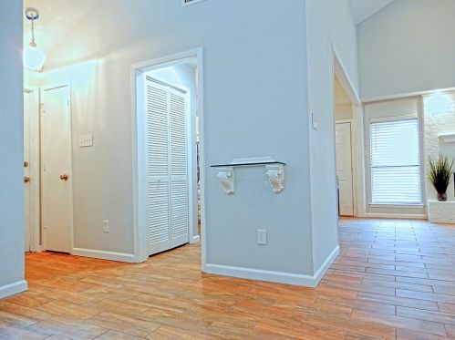 3636 Country Club Dr, Irving TX  75038-4820 exterior