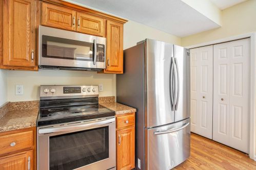 824 1 St, Grand Rapids MI 49504-5575 exterior