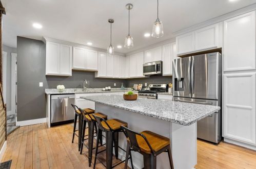 1814 Fox Way, Pittsburgh PA  15203-1732 exterior