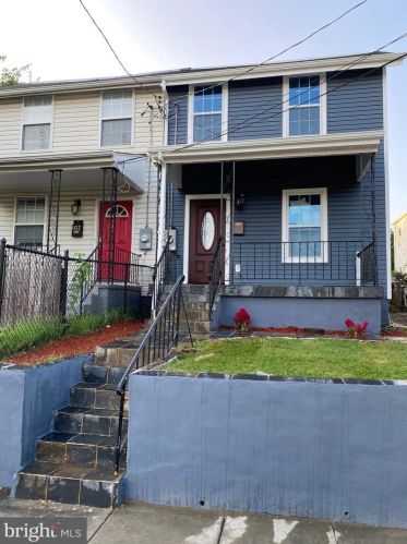 4614 Hayes St, Washington DC  20019-3611 exterior