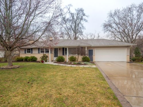 8621 Dolphin St, Kalamazoo, MI 49024-6126