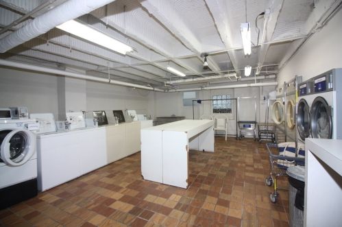 1205 Sherwin Ave, Chicago IL  60626-2263 exterior