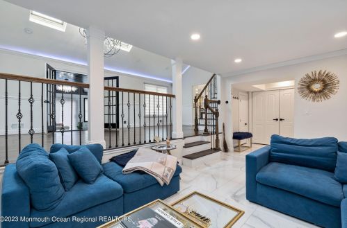 6 Stevens Pl, Hazlet NJ  07730-1205 exterior