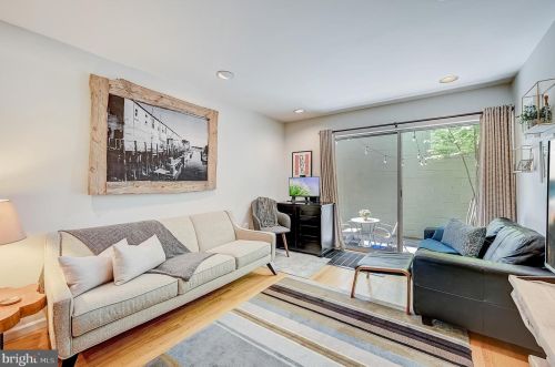 832 Kater St, Philadelphia PA 19147-2012 exterior