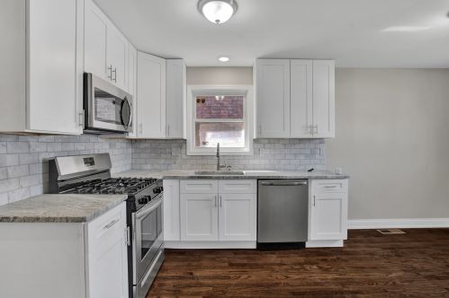 9722 Calumet Ave, Chicago IL  60628-1430 exterior