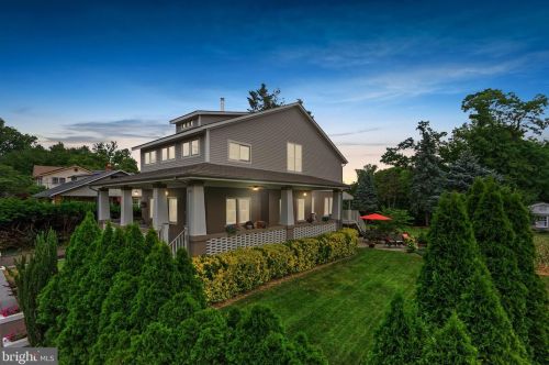 8409 Grove St, Silver Spring, MD 20910-4541