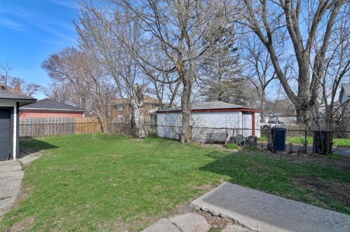 24 Philippa Ave, Waukegan IL 60085-4136 exterior