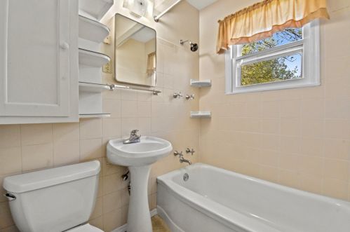 1301 58, Milwaukee WI 53214-3434 exterior