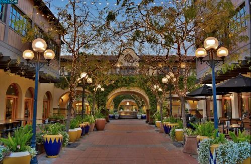 5045 Valley Crest Dr, Concord CA 94521-4901 exterior