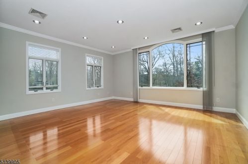 47 Hillside Ave, Berkeley Heights NJ 07922-1708 exterior