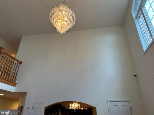 381 Thornhill Dr, Hanover PA  17331-7976 exterior