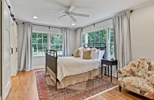 1856 Colland Dr, Atlanta GA 30318-2604 exterior