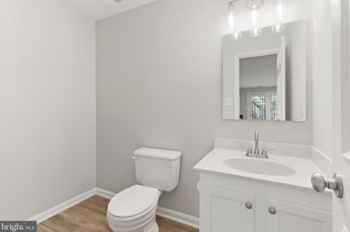 7449 Duddington Dr, Alexandria VA 22315-3849 exterior