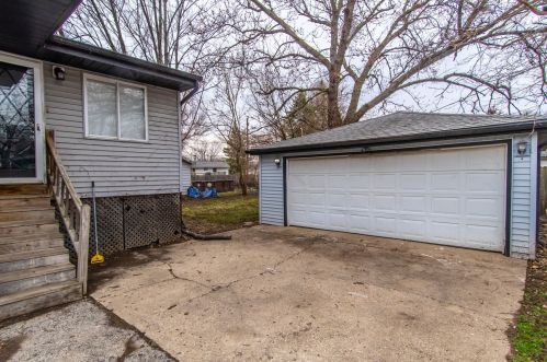 2703 Fairway Dr, Joliet IL 60435-5223 exterior