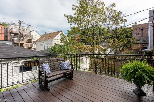 1512 Oakdale Ave, Chicago IL 60657-4011 exterior