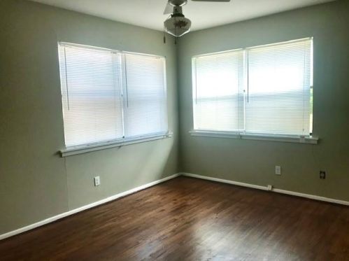 1624 6 St, Irving TX 75060-4310 exterior