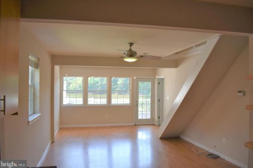 4 Leymar Rd, Glen Burnie MD 21060-7107 exterior