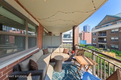 1133 State St, Chicago IL  60605-2699 exterior