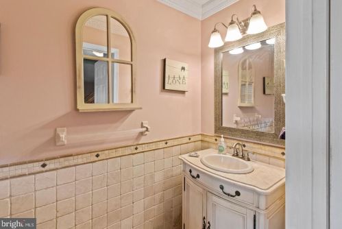 35 Alessio Ter, Trenton NJ 08620-9772 exterior