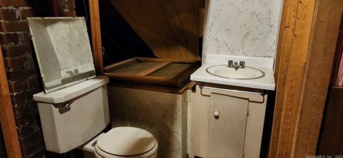 78 Palmer St, Killingly CT exterior