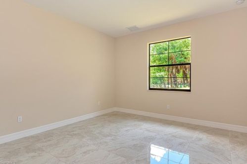 2786 31 Ave, Naples FL 34120-8450 exterior