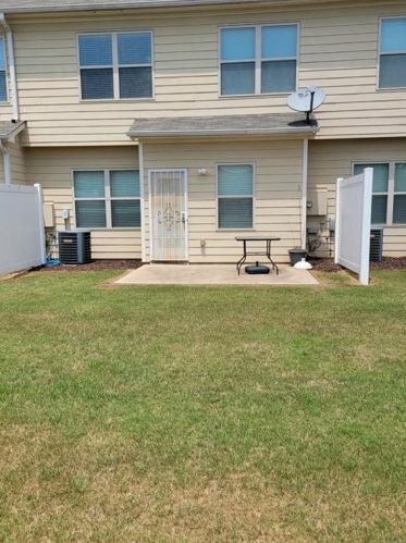 7683 Glade Trl, Lithonia, GA 30038-7145