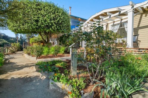 425 Riverview Ave, Capitola CA 95010-2757 exterior