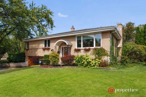 443 Commonwealth Ln, Elmhurst, IL 60126-4917